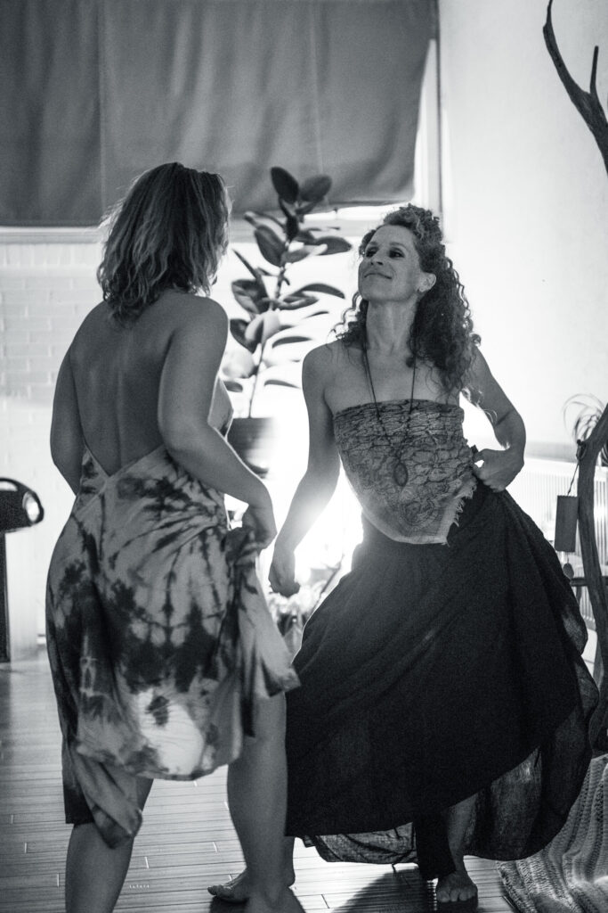 She Who Moves, bewegen door de ruimte in contact